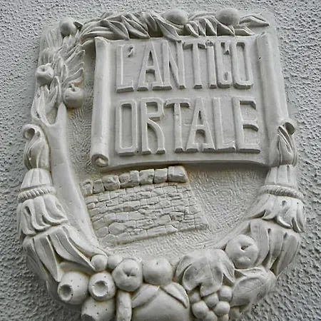 L'antico Ortale 3* كاروفينيو
